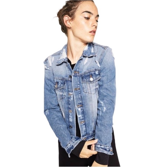 Zara Trafaluc Denimwear Size L Distressed Jean Jacket Blogger Favorite Classic - Picture 2 of 7